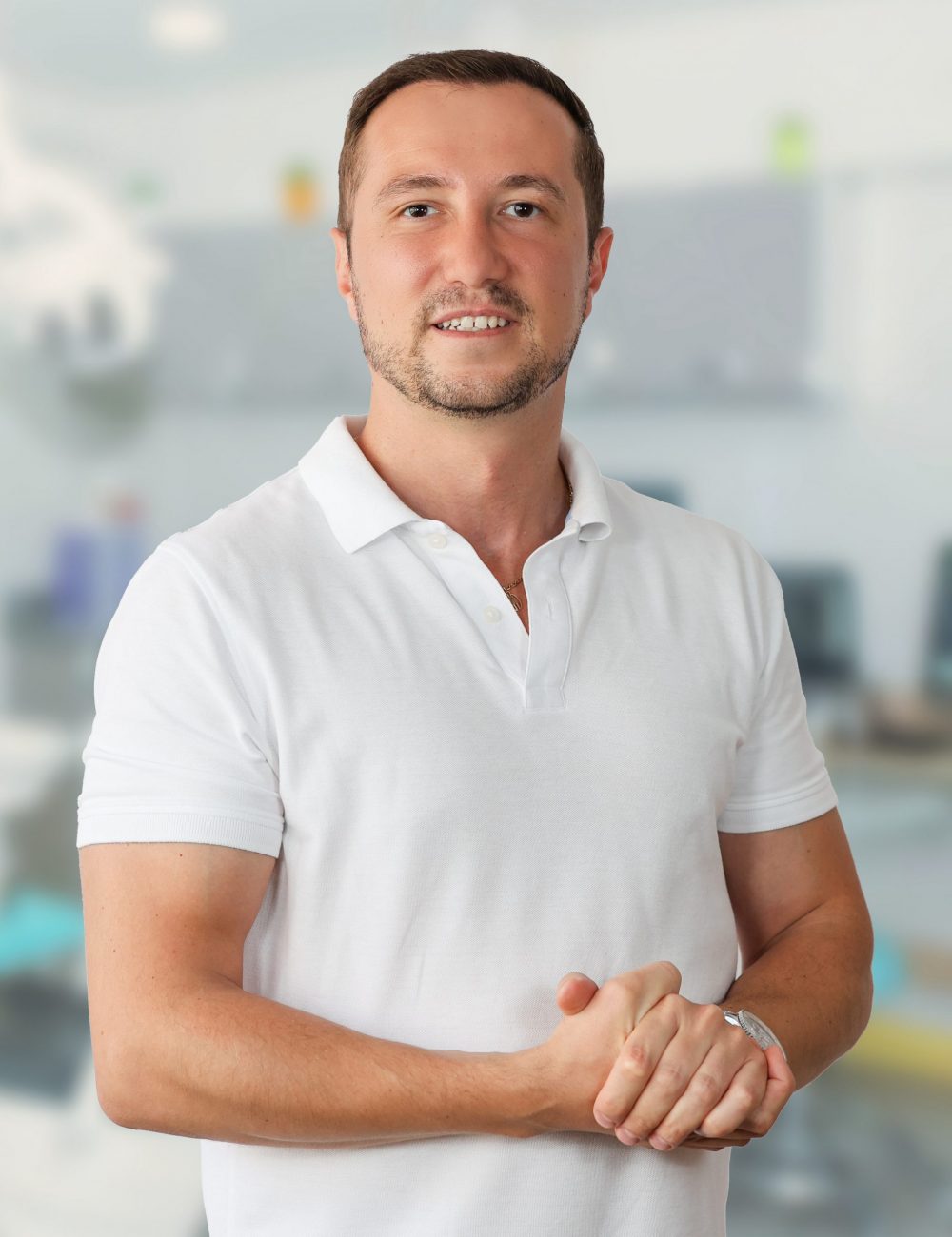 Dr. Julian Mamina – Zahnarzt in Oberhausen